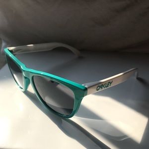 Oakley frog skin sunglasses